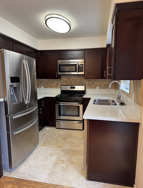 Floor plan for 1 bed, 1 bath, 735 sqft